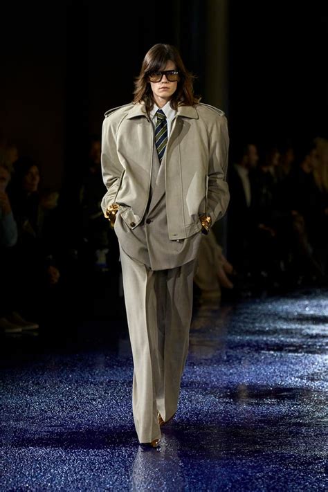 giacchetto ysl camoscio|Saint Laurent SS25: Classic elements that define Yves Saint .